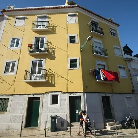 Altido Attractive 1Br Apt With Terrace And River View, Nearby Santa Apolonia Train Station Apartment