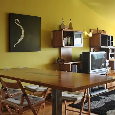 Altido Attractive 1Br Apt With Terrace And River View, Nearby Santa Apolonia Train Station Lejlighed Lisboa
